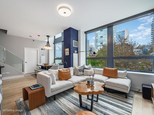 600 N KINGSBURY Street 309, Chicago, IL 60654