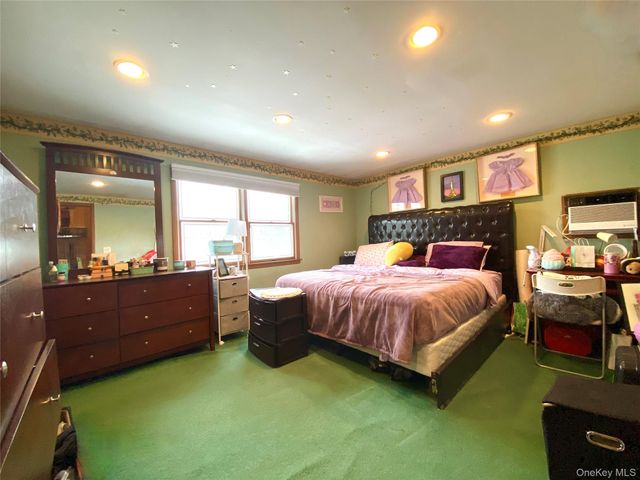 3070 Lowell Avenue, Wantagh, NY 11793