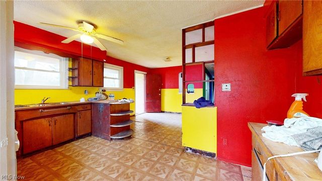 29999 Miles Road, Chagrin Falls, OH 44022