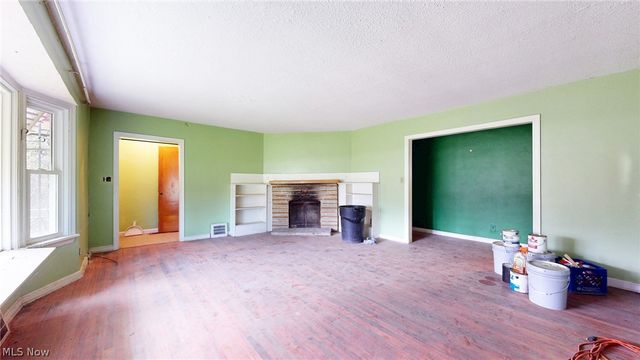 29999 Miles Road, Chagrin Falls, OH 44022