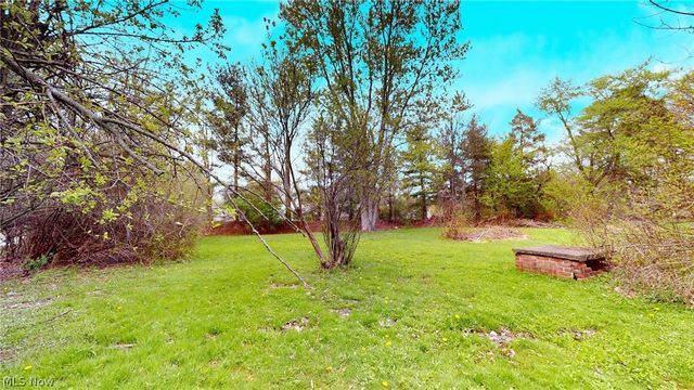 29999 Miles Road, Chagrin Falls, OH 44022