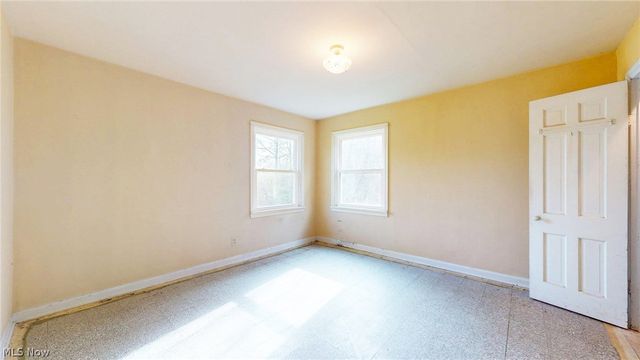 29999 Miles Road, Chagrin Falls, OH 44022