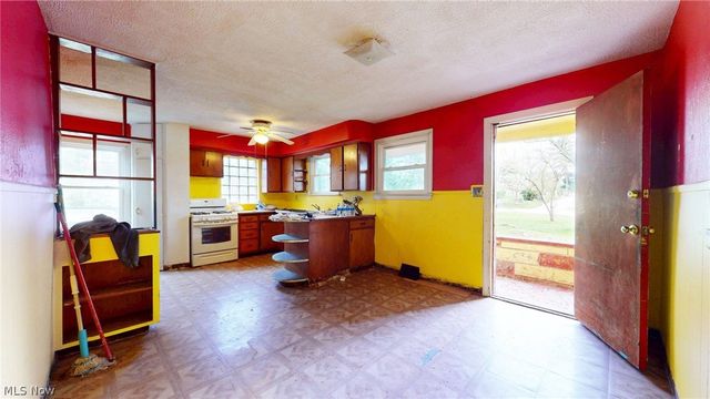 29999 Miles Road, Chagrin Falls, OH 44022