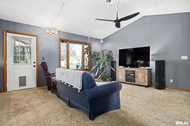 105 N LOUISE Street, Chillicothe, IL 61523