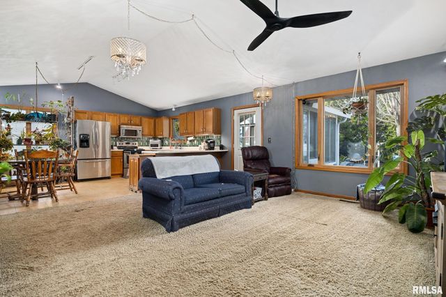 105 N LOUISE Street, Chillicothe, IL 61523