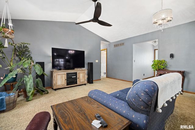 105 N LOUISE Street, Chillicothe, IL 61523