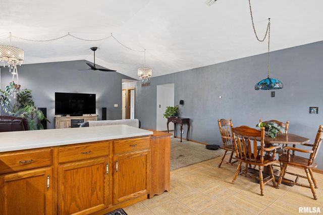 105 N LOUISE Street, Chillicothe, IL 61523