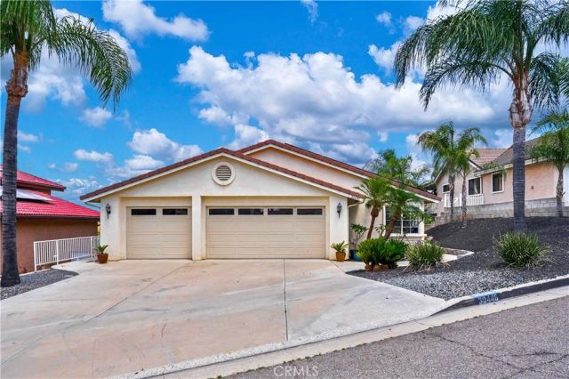 30446 S South Fork Drive, Canyon Lake, CA 92587