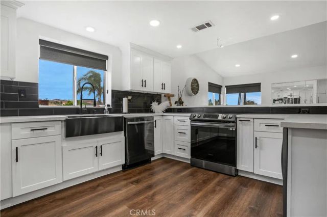 30446 S South Fork Drive, Canyon Lake, CA 92587