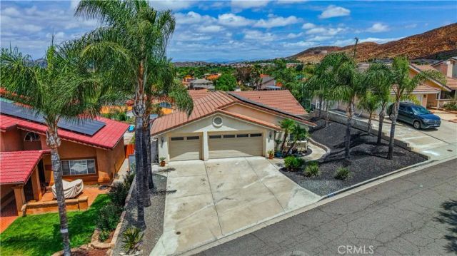 30446 S South Fork Drive, Canyon Lake, CA 92587