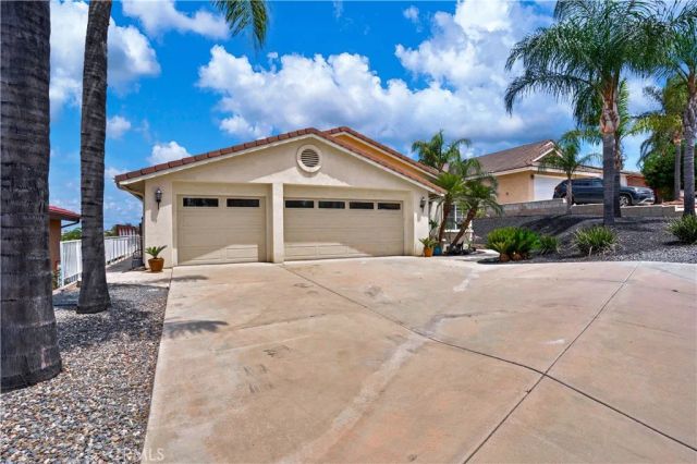 30446 S South Fork Drive, Canyon Lake, CA 92587