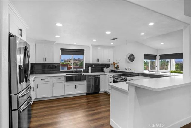 30446 S South Fork Drive, Canyon Lake, CA 92587