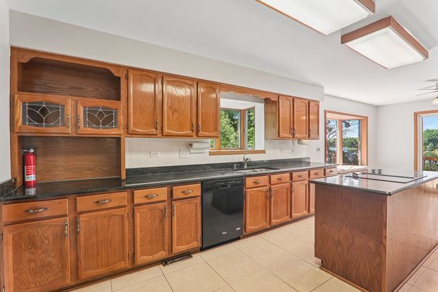 200 N Shore Drive, Oakwood Hills, IL 60013