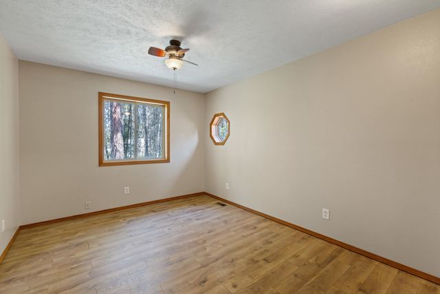 28310 N Short Rd, Deer Park, WA 99006