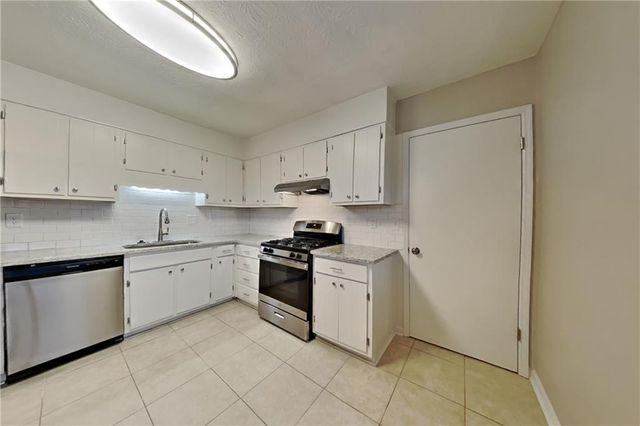 2444 Mistletoe Lane, Snellville, GA 30039