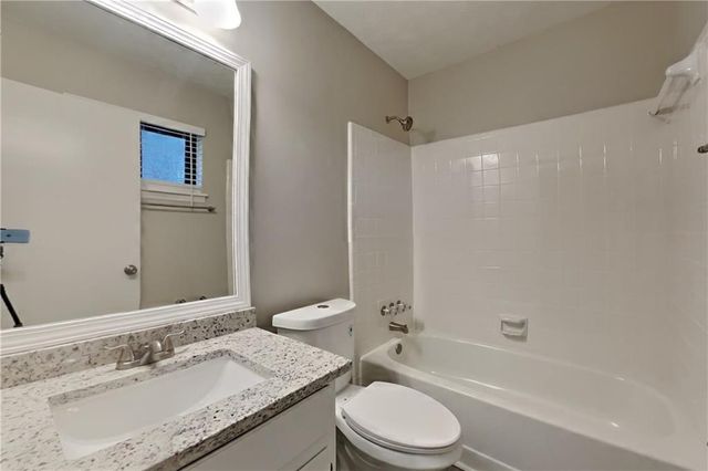 2444 Mistletoe Lane, Snellville, GA 30039