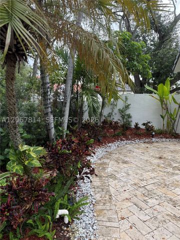 15158 NW 89th Ave, Miami Lakes, FL 33018