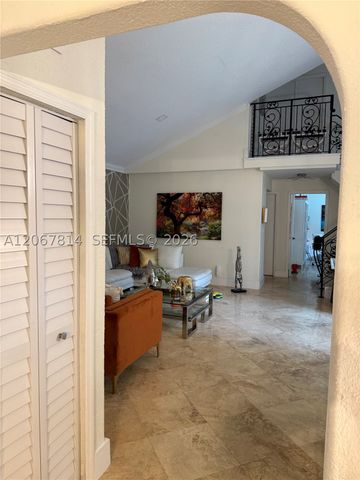 15158 NW 89th Ave, Miami Lakes, FL 33018