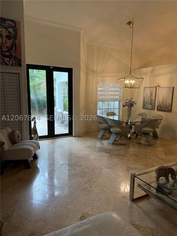 15158 NW 89th Ave, Miami Lakes, FL 33018