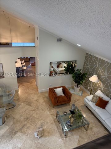 15158 NW 89th Ave, Miami Lakes, FL 33018