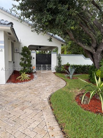 15158 NW 89th Ave, Miami Lakes, FL 33018
