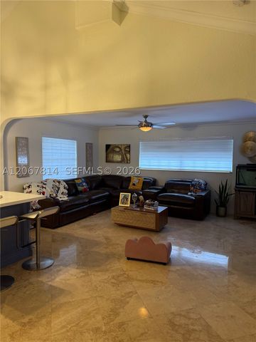 15158 NW 89th Ave, Miami Lakes, FL 33018
