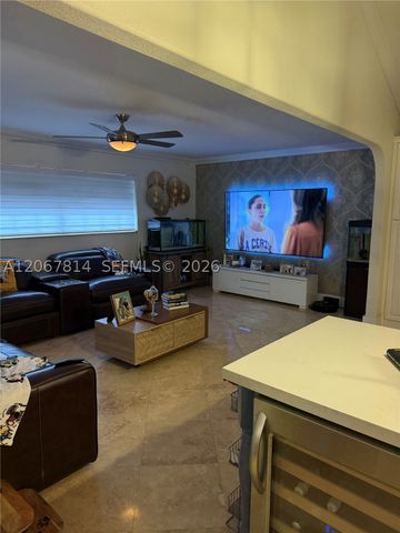 15158 NW 89th Ave, Miami Lakes, FL 33018