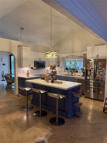 15158 NW 89th Ave, Miami Lakes, FL 33018