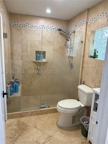 15158 NW 89th Ave, Miami Lakes, FL 33018