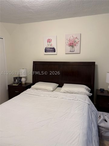 15158 NW 89th Ave, Miami Lakes, FL 33018