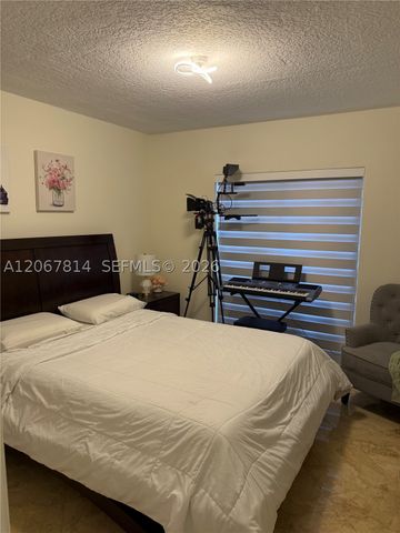 15158 NW 89th Ave, Miami Lakes, FL 33018