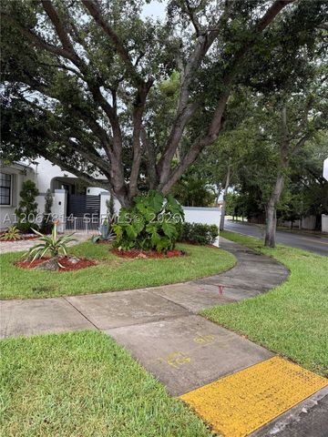 15158 NW 89th Ave, Miami Lakes, FL 33018