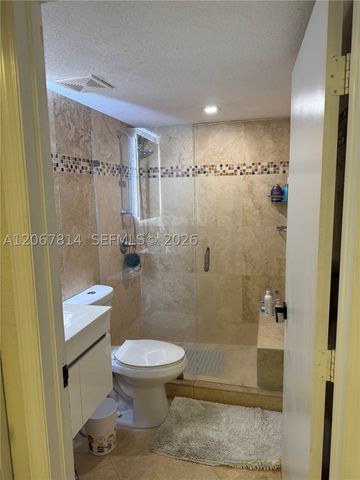 15158 NW 89th Ave, Miami Lakes, FL 33018