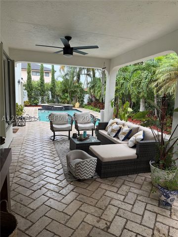 15158 NW 89th Ave, Miami Lakes, FL 33018