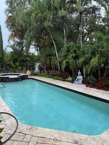 15158 NW 89th Ave, Miami Lakes, FL 33018