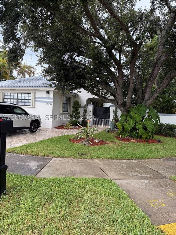 15158 NW 89th Ave, Miami Lakes, FL 33018