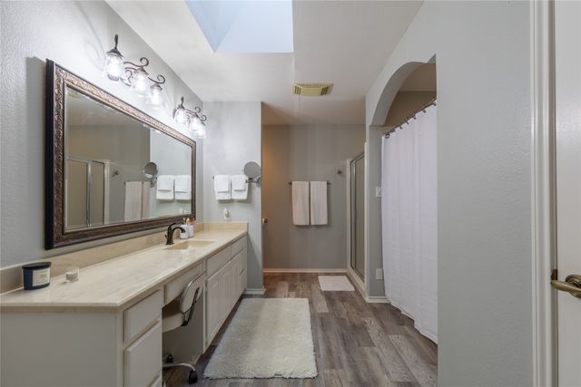 5207 Fairway Circle, De Cordova, TX 76049