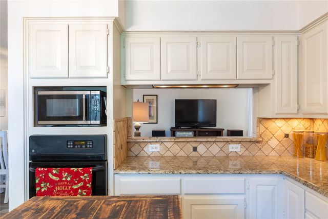 5207 Fairway Circle, De Cordova, TX 76049