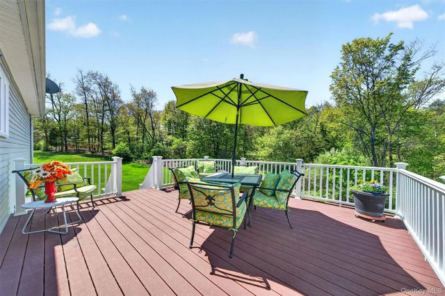 7 Deangelis Drive, Monroe, NY 10950