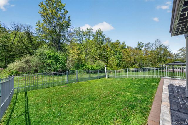 7 Deangelis Drive, Monroe, NY 10950
