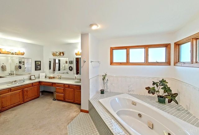 8410 Toddcreek Circle, West Chester, OH 45069