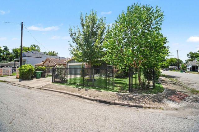 3413 Omega Street, Houston, TX 77022