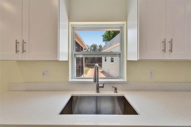 8702 DRIFTWOOD DRIVE, Tampa, FL 33615