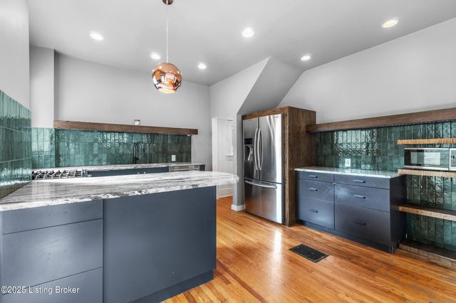 1844 Edgeland Ave, Louisville, KY 40204