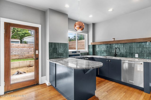 1844 Edgeland Ave, Louisville, KY 40204