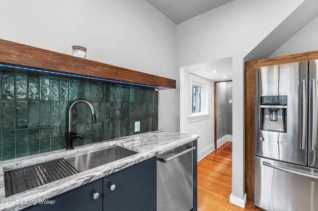 1844 Edgeland Ave, Louisville, KY 40204