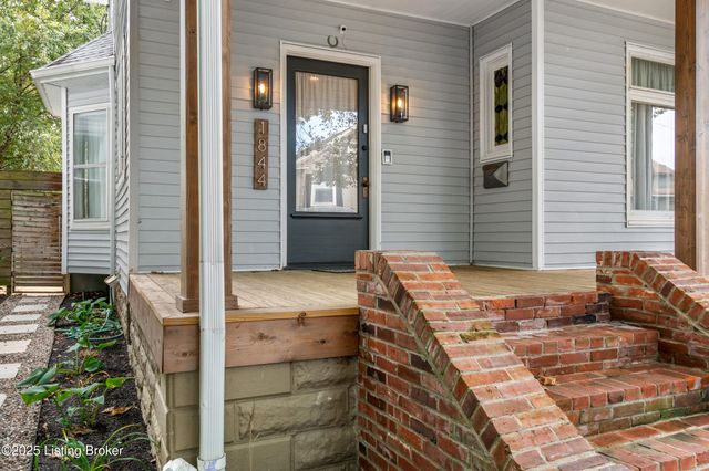 1844 Edgeland Ave, Louisville, KY 40204