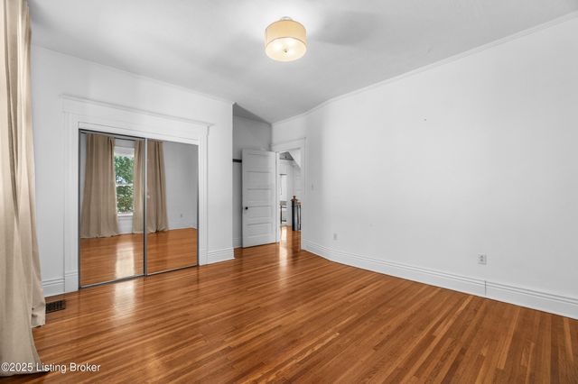 1844 Edgeland Ave, Louisville, KY 40204