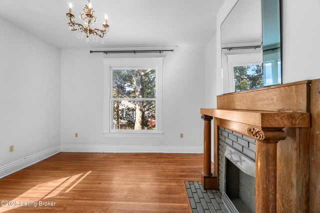 1844 Edgeland Ave, Louisville, KY 40204