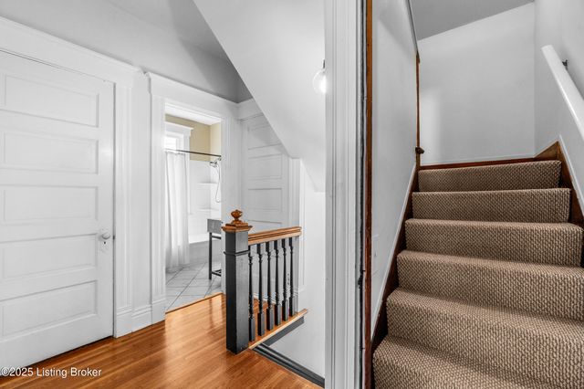 1844 Edgeland Ave, Louisville, KY 40204